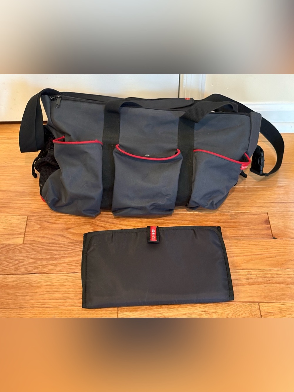 Skip Hop Black Messenger Tote Diaper Bag w/ Changing Pad, Adj Strap, Pockets